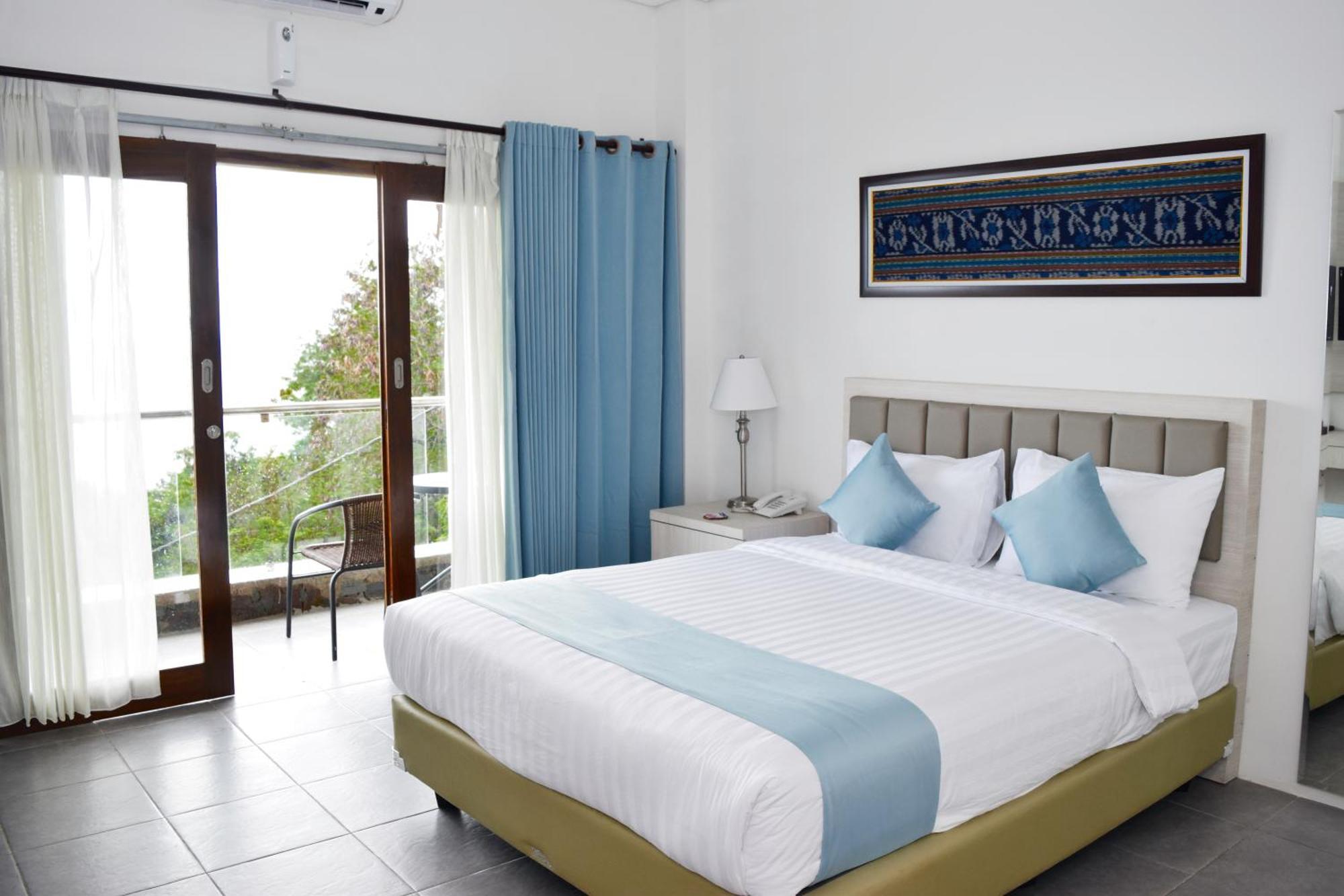 La Cecile Hotel & Cafe Komodo Лабуан Баджо Екстериор снимка